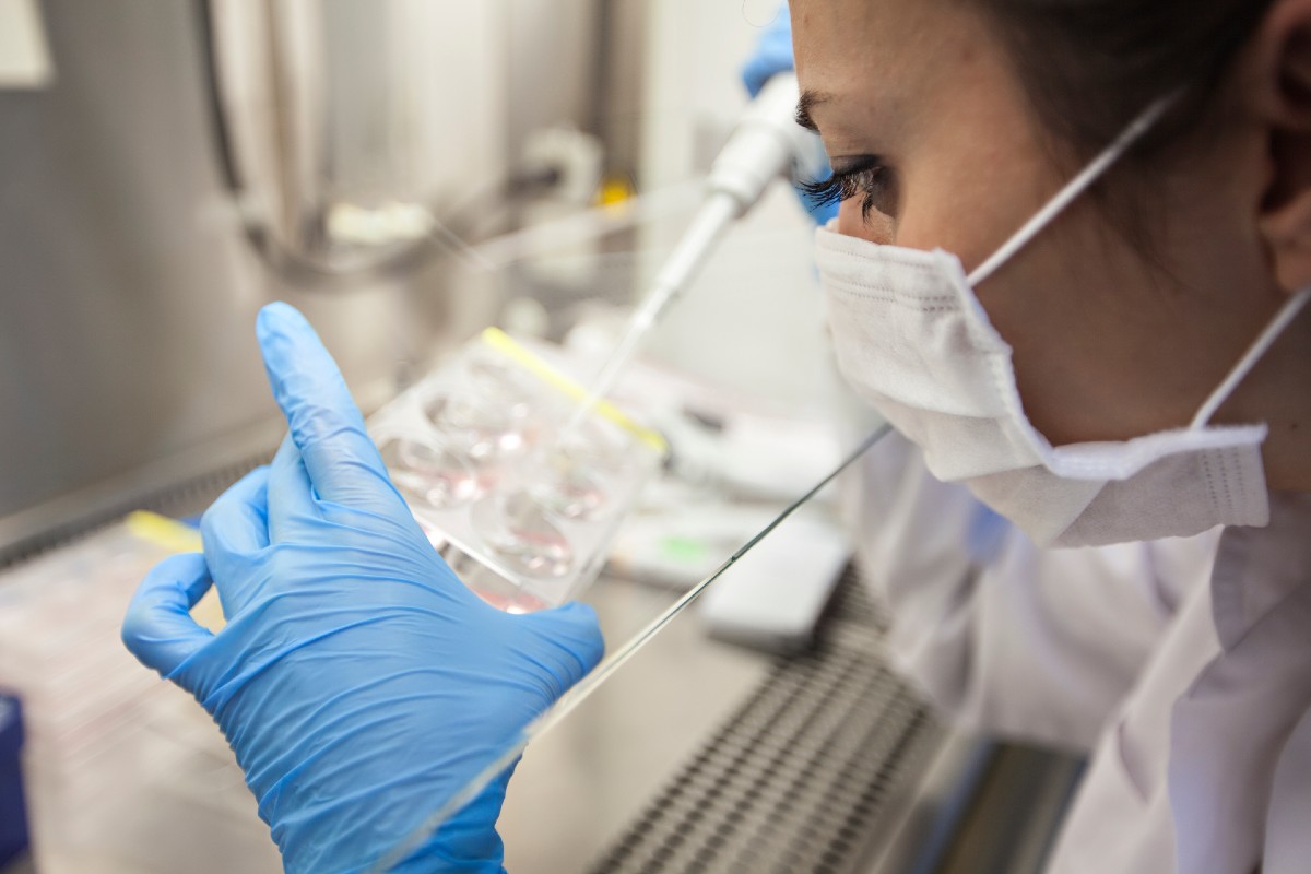 both covid vaccines likely to be more effective at 12 week intervals say government experts pulse today