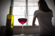 Women drinkers particularly at risk of developing heart disease