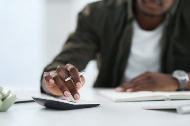 Paying GPs for performance does not bring lasting clinical improvements, finds study