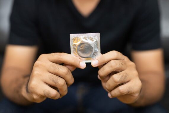 Public health funding cuts criticised as cases of gonorrhoea and syphilis rise