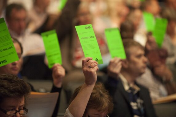 Remove contractual restrictions on GPs seeing patients privately, say UK LMCs